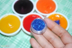 670px-make-shimmering-finger-paints-step-9