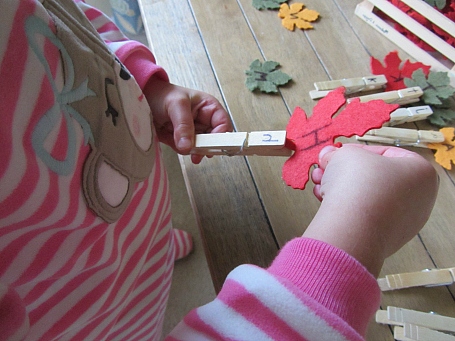 leaf-letter-match-game-for-preschool-