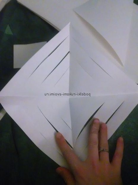 Як зробити об'ємну 3d сніжинку з паперу