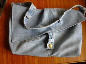 Сумка рюкзак зі старих джинсів. Ідеї і викрійки зробити своїми руками з джинс.