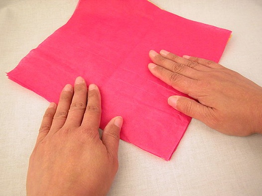 Як зробити гвоздику з паперу своїми руками