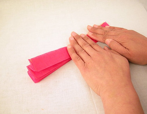 Як зробити гвоздику з паперу своїми руками